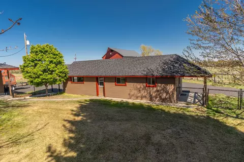 Exterior - 20900 SW Young Ave, Bend, OR 97703 photo 11 of 12