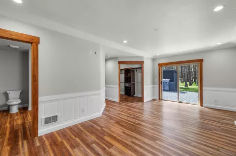 Living - 14474 Crossroads Loop, Sisters, OR 97759 photo 6 of 8