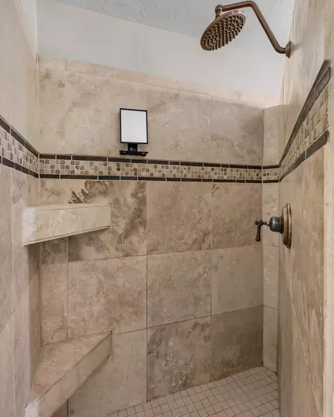 Bath - 14474 Crossroads Loop, Sisters, OR 97759 photo 6 of 6