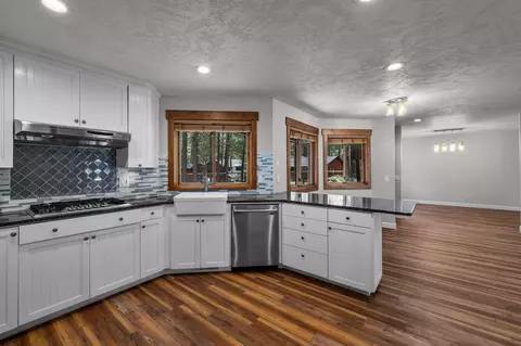 Kitchen - 14474 Crossroads Loop, Sisters, OR 97759 photo 3 of 3