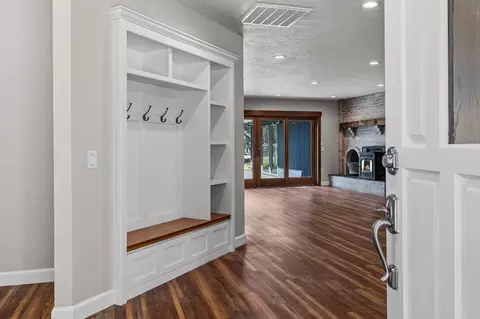 Entry Way - 14474 Crossroads Loop, Sisters, OR 97759 photo 1 of 2