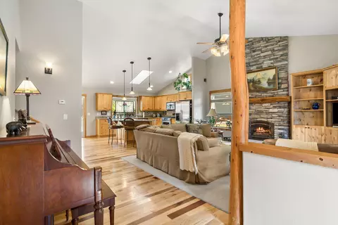 Entry Way - 61324 Brianne Pl, Bend, OR 97702 photo 1 of 3