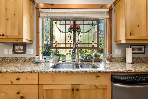 Kitchen - 61324 Brianne Pl, Bend, OR 97702 photo 3 of 5