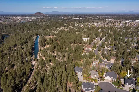 View/Area - 61324 Brianne Pl, Bend, OR 97702 photo 3 of 4