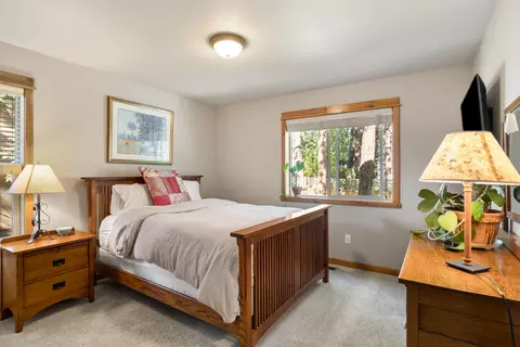 Bedroom - 61324 Brianne Pl, Bend, OR 97702 photo 3 of 4