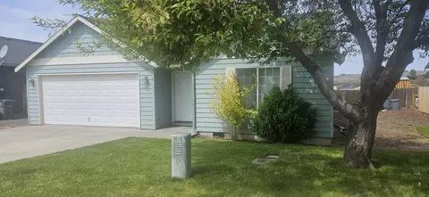 578 NE Marigold St, Madras, OR 97741