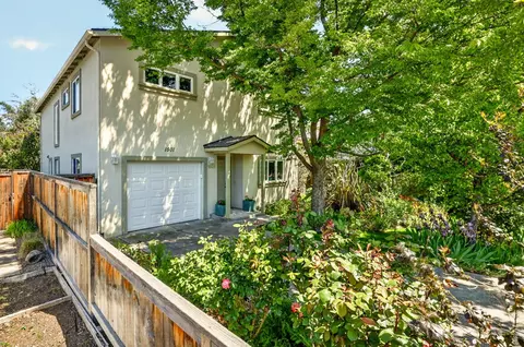 1501 Lithia Way, Talent, OR 97540