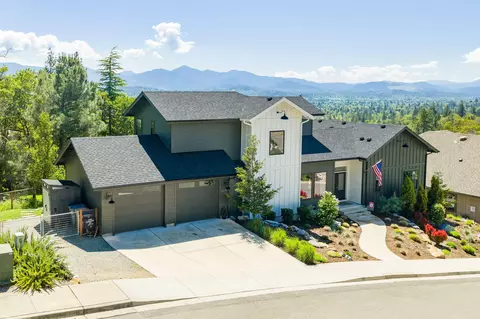 1575 NE Noble Hts, Grants Pass, OR 97526