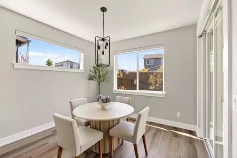 Dining - 3031 NE Moreno Pl, Bend, OR 97701 photo 2 of 3