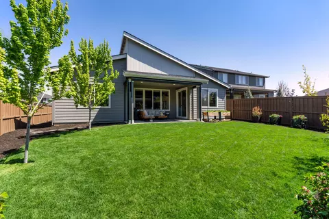 Exterior - 3031 NE Moreno Pl, Bend, OR 97701 photo 2 of 6