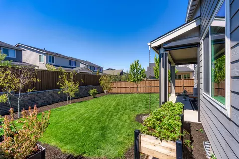 Exterior - 3031 NE Moreno Pl, Bend, OR 97701 photo 4 of 6