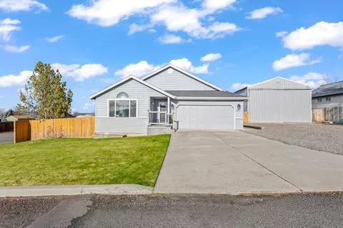 405 E D St, Culver, OR 97734