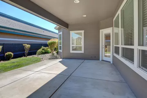 Exterior - 108 Sandridge Way, Eagle Point, OR 97524 photo 10 of 13