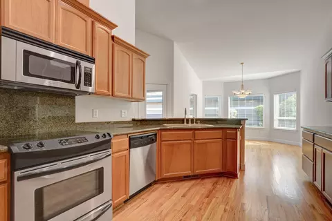 Kitchen - 108 Sandridge Way, Eagle Point, OR 97524 photo 6 of 8
