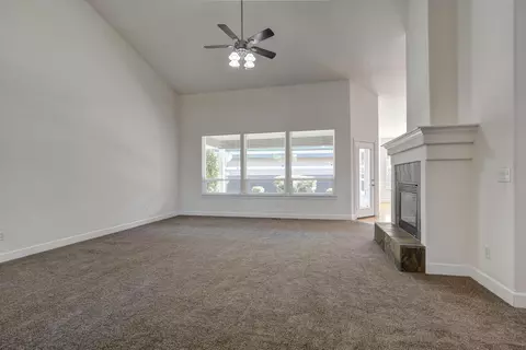 Living - 108 Sandridge Way, Eagle Point, OR 97524 photo 2 of 7