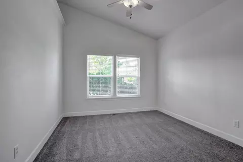 Bedroom - 108 Sandridge Way, Eagle Point, OR 97524 photo 2 of 5