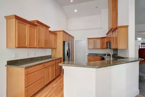 Kitchen - 108 Sandridge Way, Eagle Point, OR 97524 photo 8 of 8