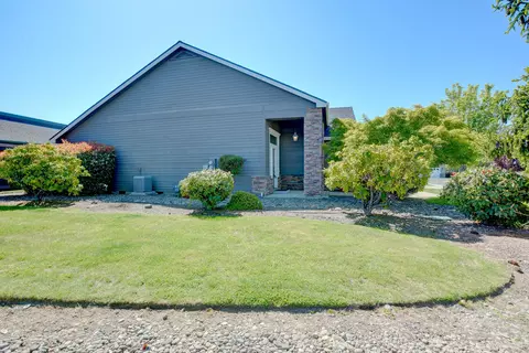 Exterior - 108 Sandridge Way, Eagle Point, OR 97524 photo 4 of 13