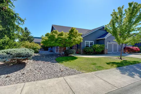 Exterior - 108 Sandridge Way, Eagle Point, OR 97524 photo 3 of 13