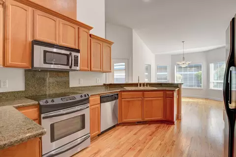 Kitchen - 108 Sandridge Way, Eagle Point, OR 97524 photo 5 of 8