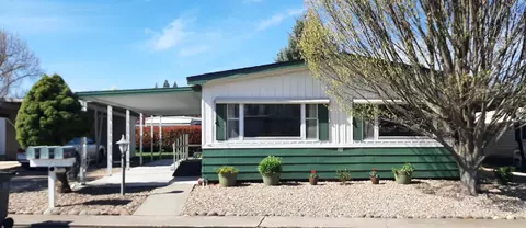 2252 Table Rock Rd #SPC 81, Medford, OR 97501