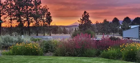 2045 NE Camas Ln, Madras, OR 97741