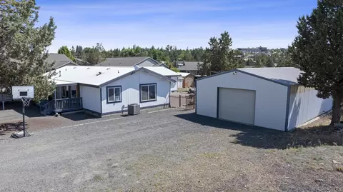 605 SE Kinkade Rd, Madras, OR 97741