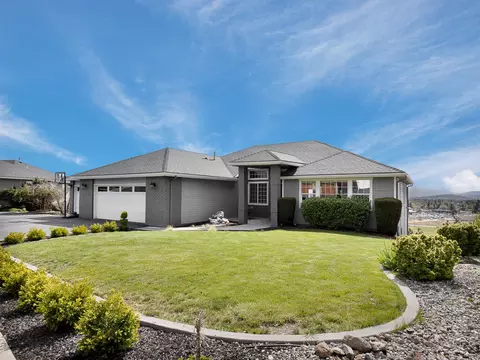 2212 Kimberly Dr, Klamath Falls, OR 97603