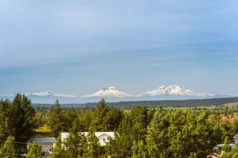 14483 SW Bills Pl, Terrebonne, OR 97760
