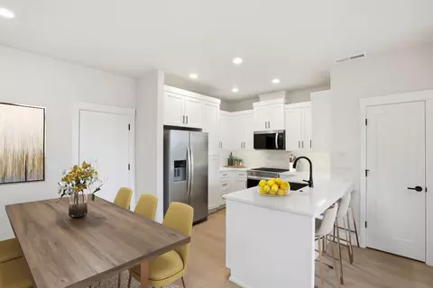 Dining - 3865 Eagle Rd, Bend, OR 97701 photo 2 of 3