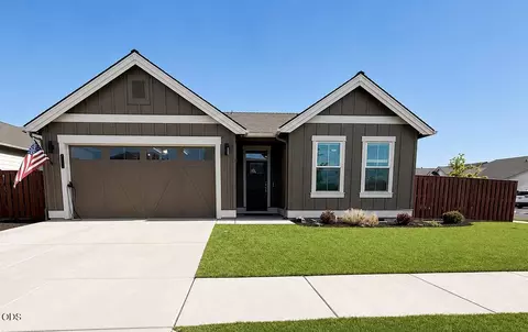 1056 NE Henry Dr, Prineville, OR 97754