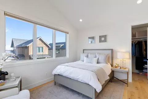 Bedroom - 61311 Mcroberts Ln, Bend, OR 97702 photo 4 of 5