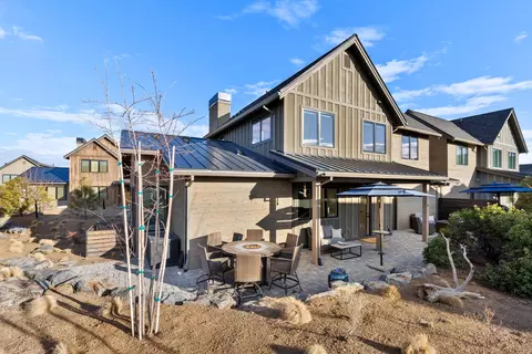 Exterior - 61311 Mcroberts Ln, Bend, OR 97702 photo 5 of 8