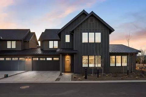 Exterior - 61311 Mcroberts Ln, Bend, OR 97702 photo 7 of 8