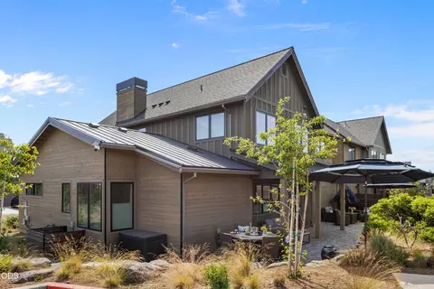 Exterior - 61311 Mcroberts Ln, Bend, OR 97702 photo 3 of 8