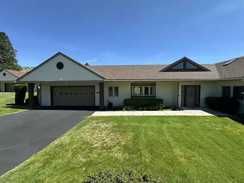 9227 St Andrews Cir, Klamath Falls, OR 97603