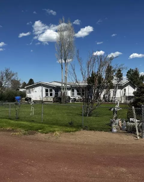 77611 Mahogany St, Silver Lake, OR 97638