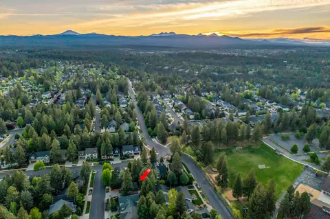 View/Area - 19824 Copernicus Ave, Bend, OR 97702 photo 2 of 2
