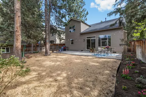 Exterior - 19824 Copernicus Ave, Bend, OR 97702 photo 10 of 15