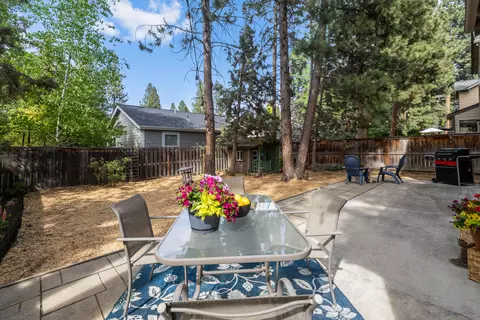 Exterior - 19824 Copernicus Ave, Bend, OR 97702 photo 11 of 15