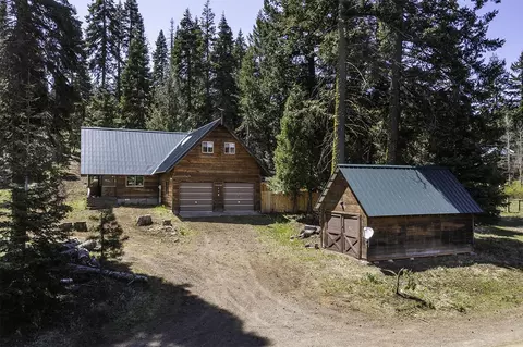 7550 Hyatt Prairie Rd, Ashland, OR 97520