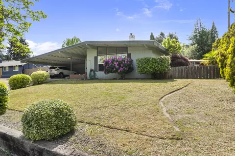 1320 NW Prospect Ave, Grants Pass, OR 97526
