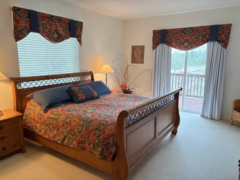 Bedroom - 476 Nutcracker Dr, Redmond, OR 97756 photo 1 of 3