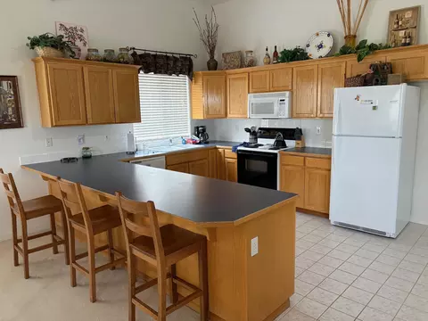 Kitchen - 476 Nutcracker Dr, Redmond, OR 97756 photo 1 of 1