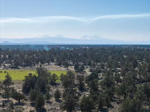 25606 Alfalfa Market Rd, Bend, OR 97701