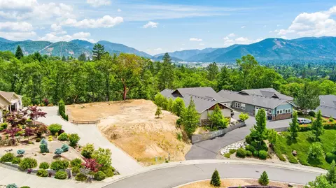 166 NW Native Run Loop, Grants Pass, OR 97526 photo 7