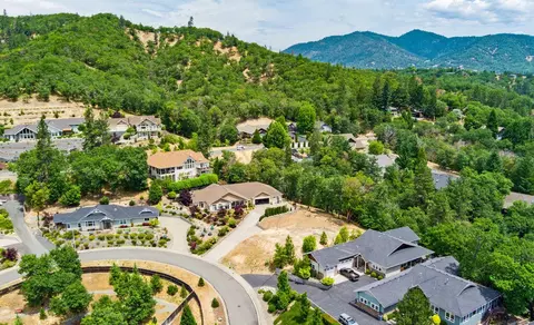 166 NW Native Run Loop, Grants Pass, OR 97526 photo 9