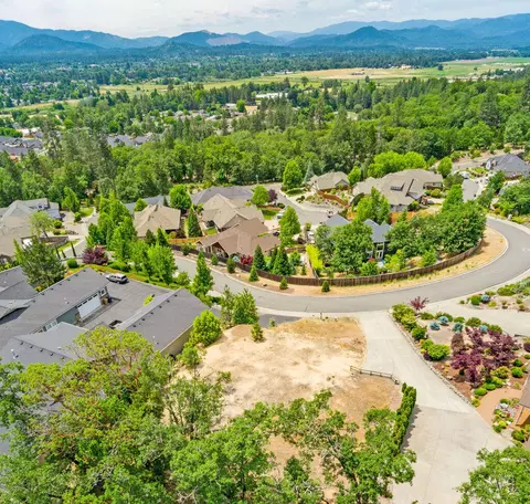 166 NW Native Run Loop, Grants Pass, OR 97526 photo 11