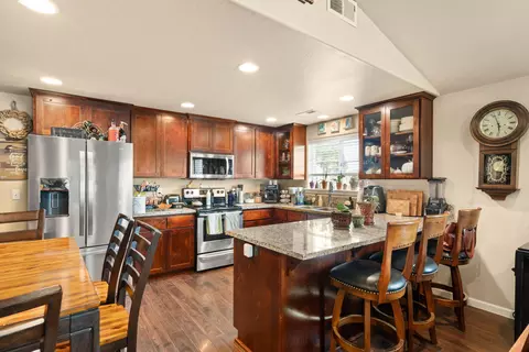 Kitchen - 944 Stonewater Dr, Eagle Point, OR 97524 photo 1 of 3