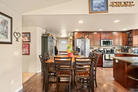 Dining - 944 Stonewater Dr, Eagle Point, OR 97524 photo 1 of 2
